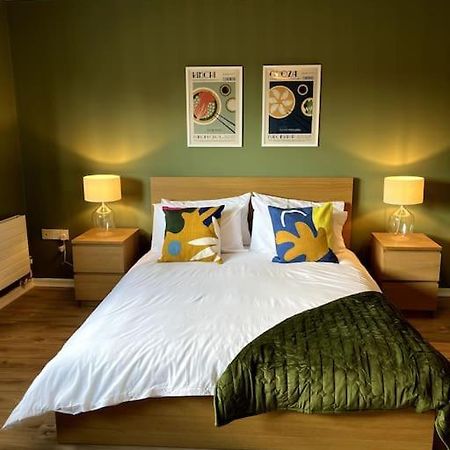 Colourful, Bright And Chic 2 Storey Apartment Manchester Exterior foto