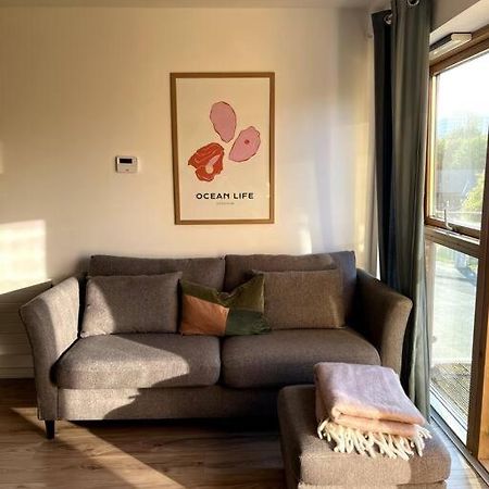 Colourful, Bright And Chic 2 Storey Apartment Manchester Exterior foto