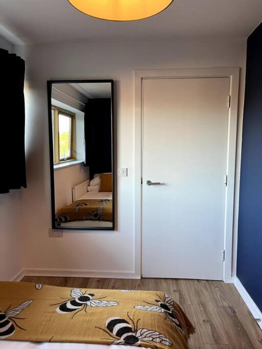 Colourful, Bright And Chic 2 Storey Apartment Manchester Exterior foto
