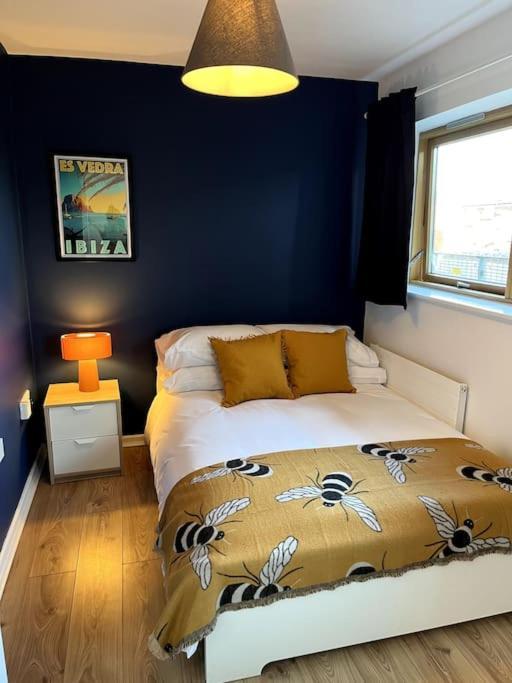 Colourful, Bright And Chic 2 Storey Apartment Manchester Exterior foto
